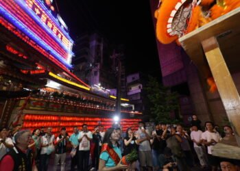 傳承172年鷄籠中元祭 各界齊聚老大公廟共參開燈儀式 7 傳承172年鷄籠中元祭 各界齊聚老大公廟共參開燈儀式