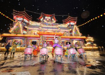 丙午鷄籠中元祭點亮主普壇　開燈放彩萬眾祈福迎平安