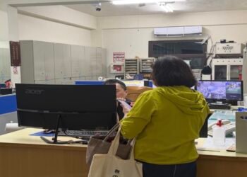 婦人愛心網購水果被要求視訊認證 嘉警一聽秒揭詐團手法 6 婦人愛心網購水果被要求視訊認證 嘉警一聽秒揭詐團手法