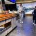NBA灌籃王也來朝聖！LaVine現身饗 A Joy狂拿海鮮　網笑：吃飯免費看球星