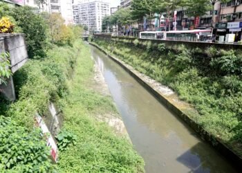 基隆首創「複合式立體防災」 沙德爾颱風前夕謝國樑視察大武崙溪防汛整備 8 基隆首創「複合式立體防災」 沙德爾颱風前夕謝國樑視察大武崙溪防汛整備