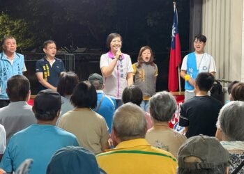 徐欣瑩深入竹東基層拋政策牛肉 推動「女性健康一站式檢查」及婦女二度就業 3 徐欣瑩深入竹東基層拋政策牛肉 推動「女性健康一站式檢查」及婦女二度就業