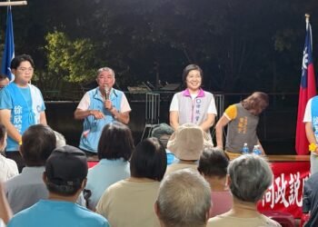 徐欣瑩拚竹東基層 推女性一站式健檢、二度就業 再喊「竹東市」 6 徐欣瑩拚竹東基層 推女性一站式健檢、二度就業 再喊「竹東市」