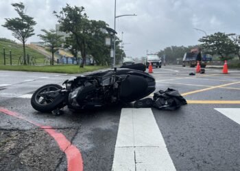 大貨車轉彎未禮讓直行車 騎士上班途中殞命 6 大貨車轉彎未禮讓直行車 騎士上班途中殞命